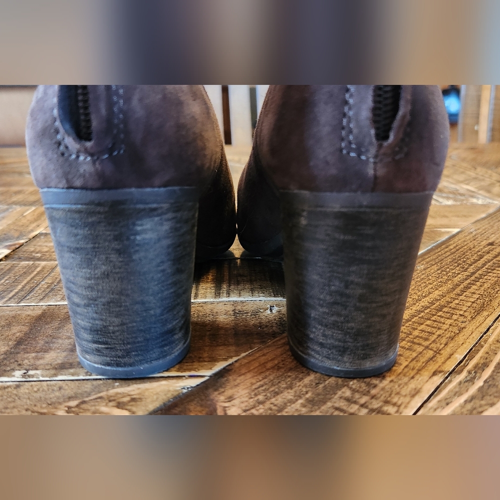 Clarks Brown Suede Ankle Booties - Picture 6 of 12